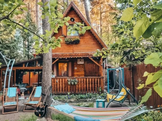 tiny wooden cottage reci